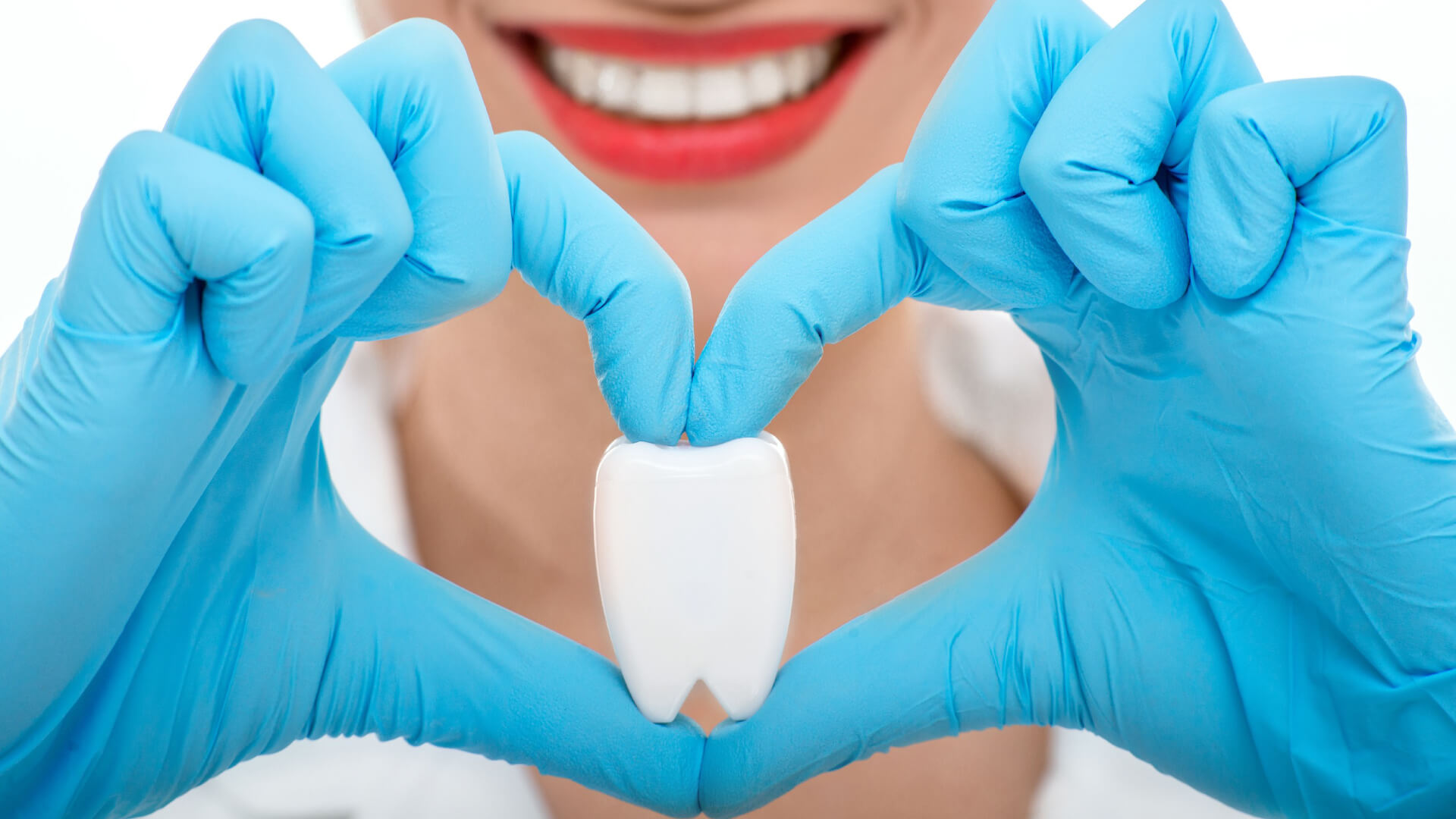 تخصصات مستوصف المهيدب للأسنان