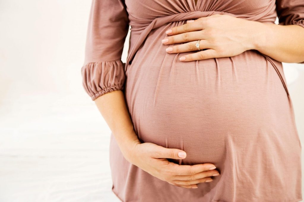 يمكن أن يزيد الحمل من خطر عند النساء الصغرى سنًا